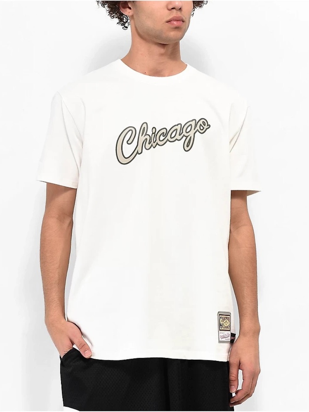 Mitchell & Ness White Chicago Script Short Sleeve Tee: Size Small